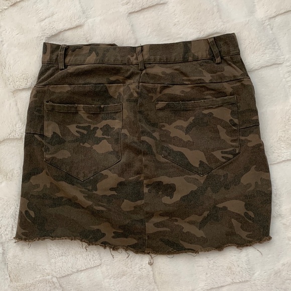 Camo Skirt - Picture 1 of 2